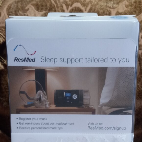 AirTouch F20 Full Face with Headgear(Medium, New-In Box) - Picture 6 of 8